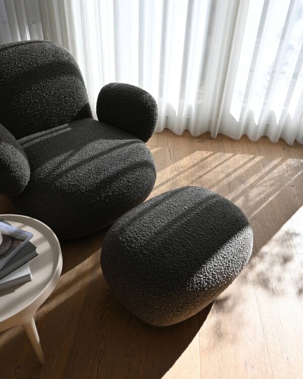 rqhliving-101-copenhagen-bancos-y-pufs-puf-toe-topo-oscuro-2