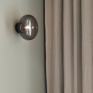 rqhliving-new-works-iluminación-aplique-pared-karl-johan-negro