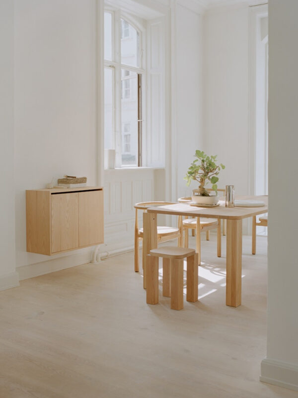 rqhliving-new-works-mesas-de-comedor-atlas-roble