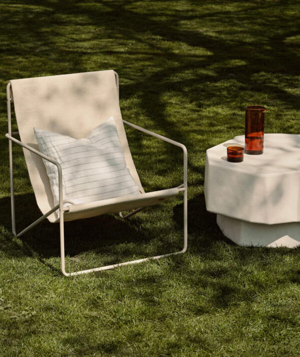 rqhliving-ferm-living-sillas-exterior-desert-cashmere